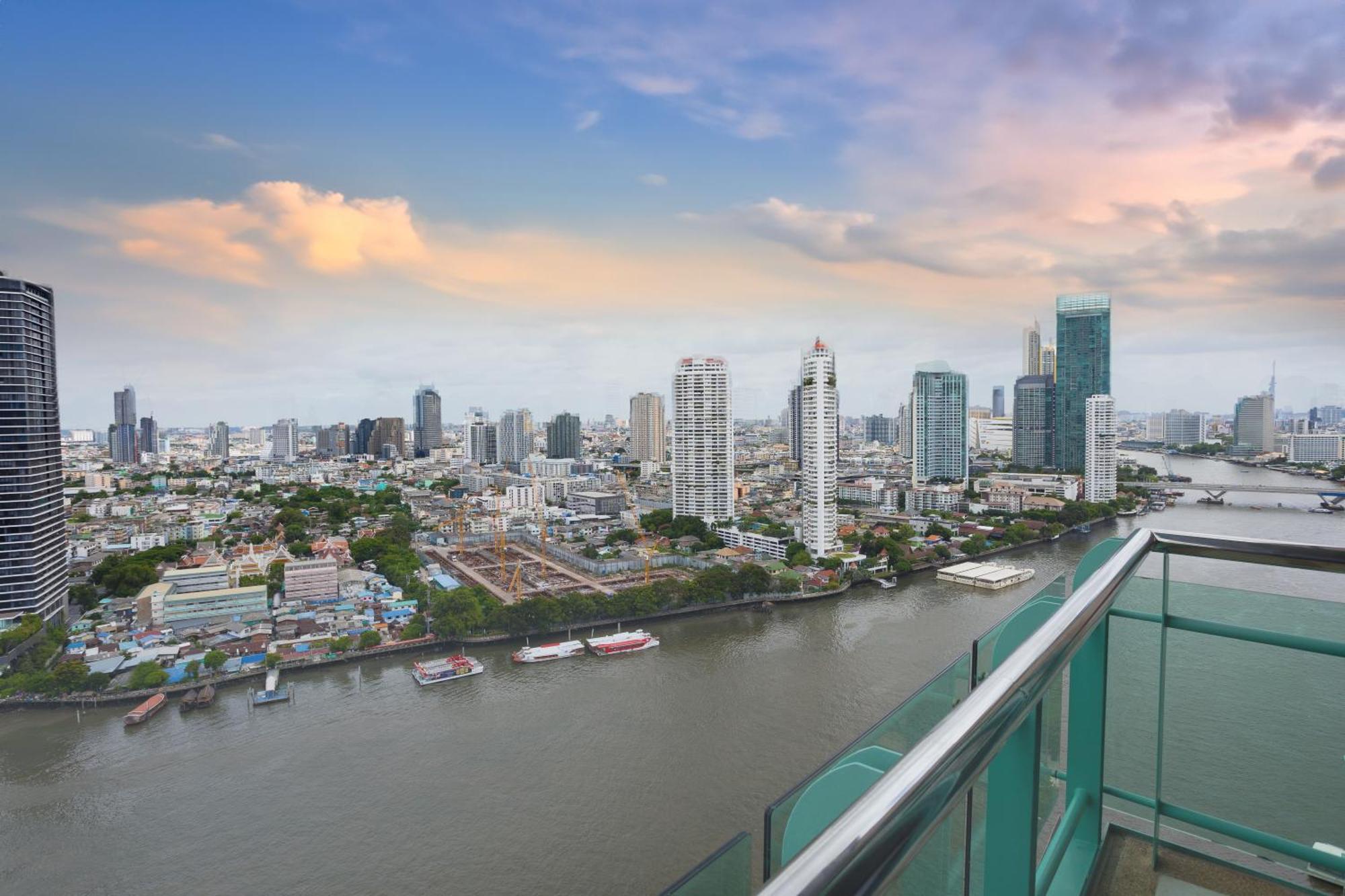 Chatrium Hotel Riverside Банкок Екстериор снимка View of the Chao Phraya River from the 39th floor of the hotel